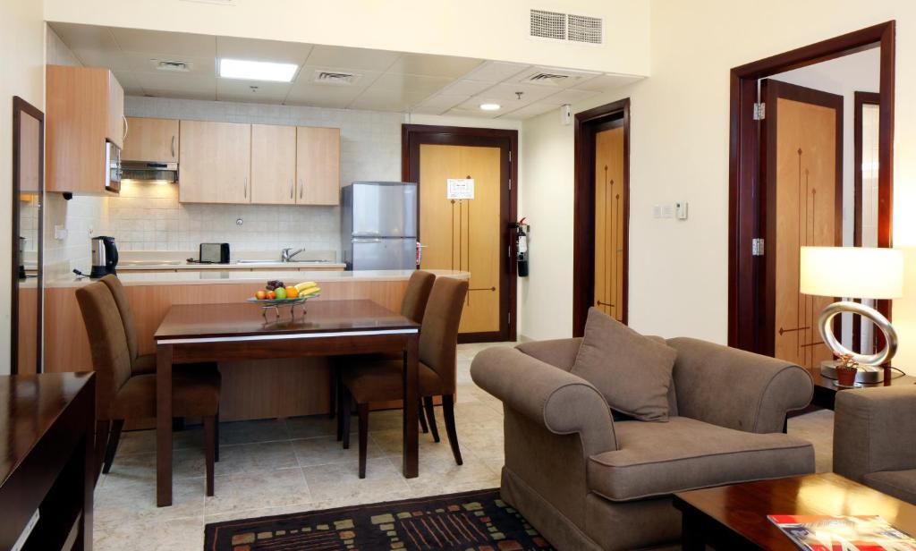 Avari Hotel Apartments - Al Barsha Дубай Номер фото