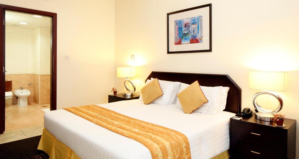 Avari Hotel Apartments - Al Barsha Дубай Экстерьер фото