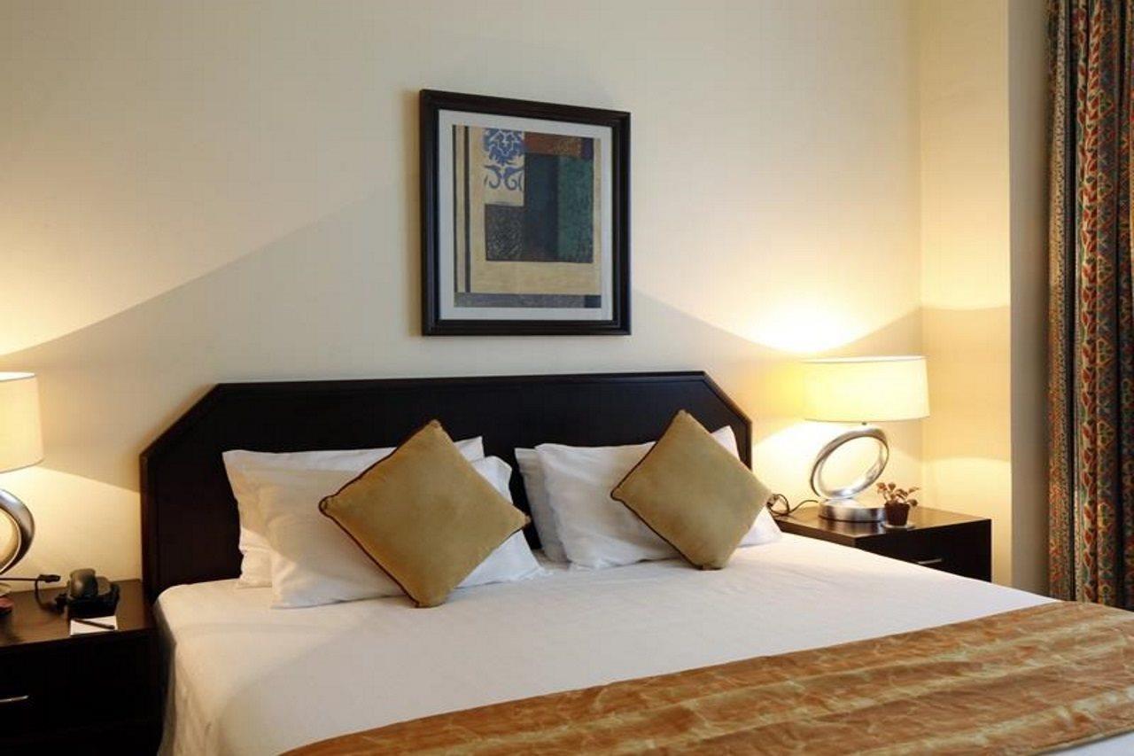 Avari Hotel Apartments - Al Barsha Дубай Экстерьер фото