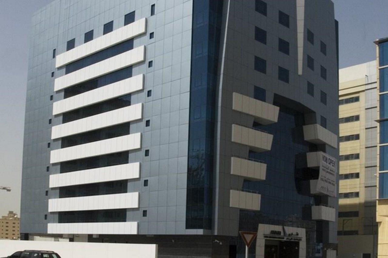 Avari Hotel Apartments - Al Barsha Дубай Экстерьер фото