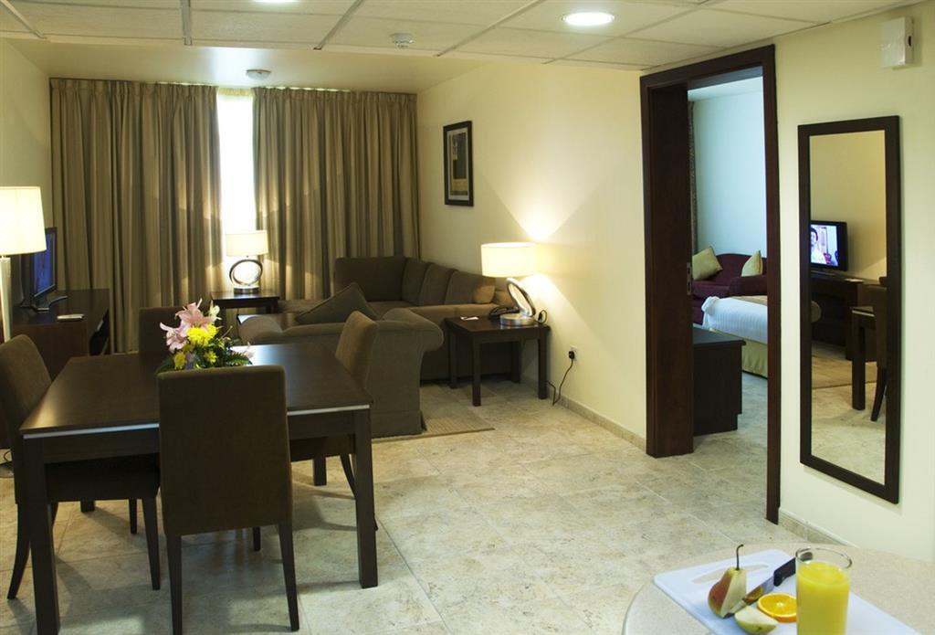 Avari Hotel Apartments - Al Barsha Дубай Номер фото