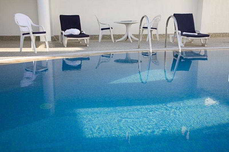 Avari Hotel Apartments - Al Barsha Дубай Удобства фото