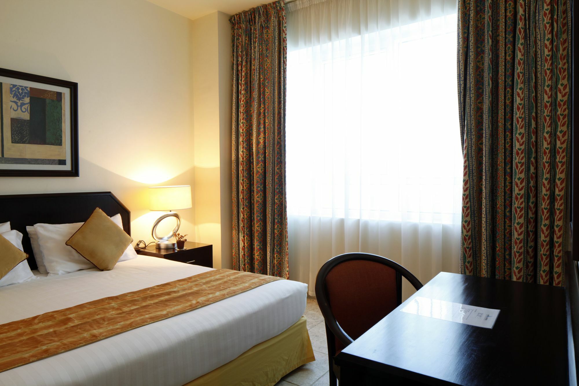 Avari Hotel Apartments - Al Barsha Дубай Экстерьер фото